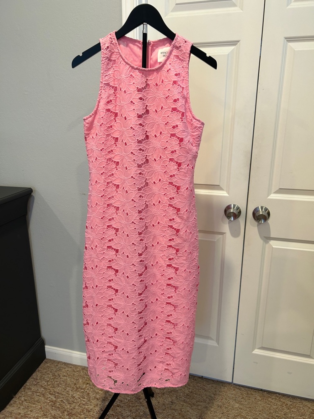 Sleeveless Pink Floral Lace Midi Dress